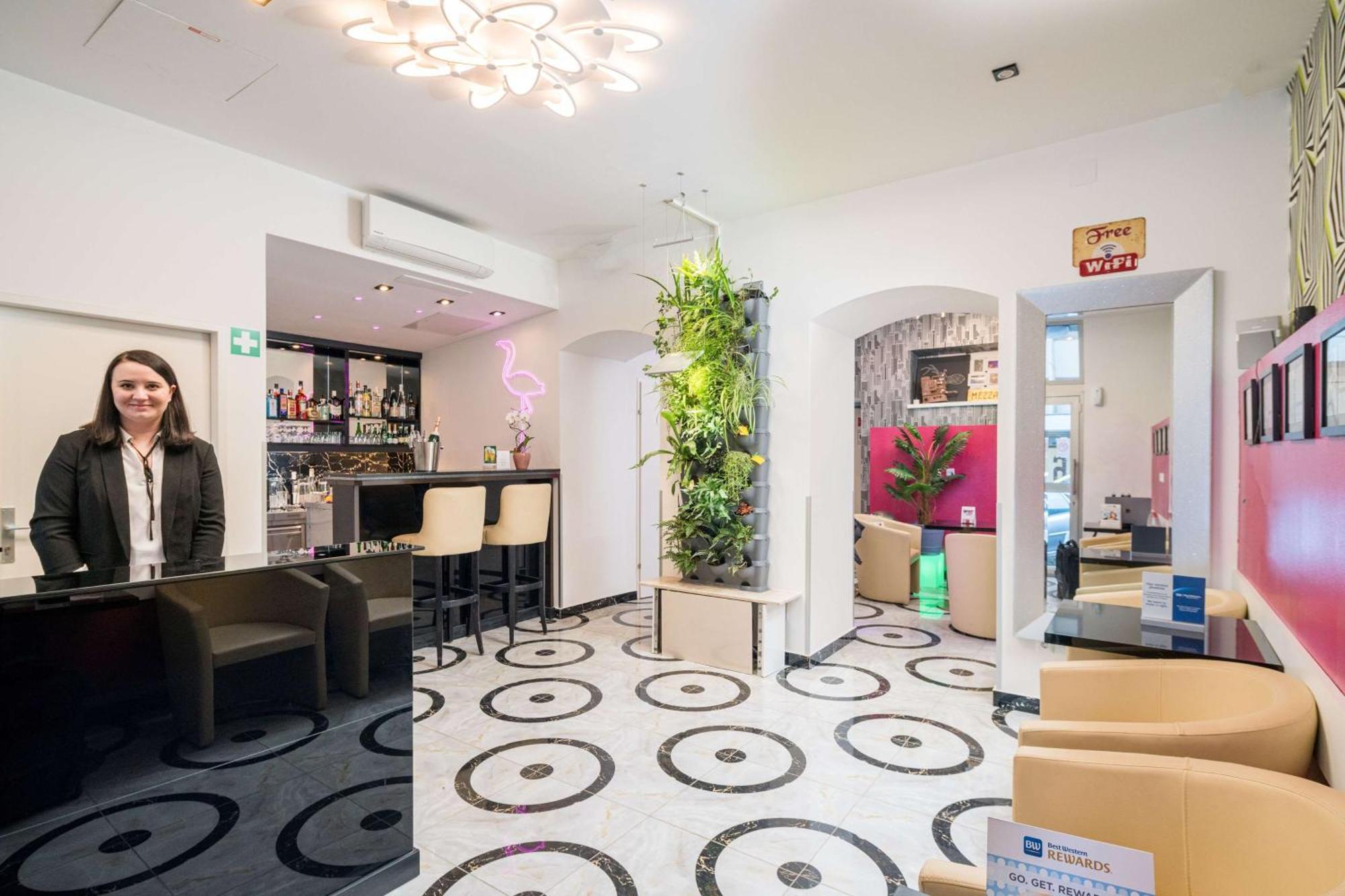 Best Western Plus Celebrity Suites Wina Bagian luar foto