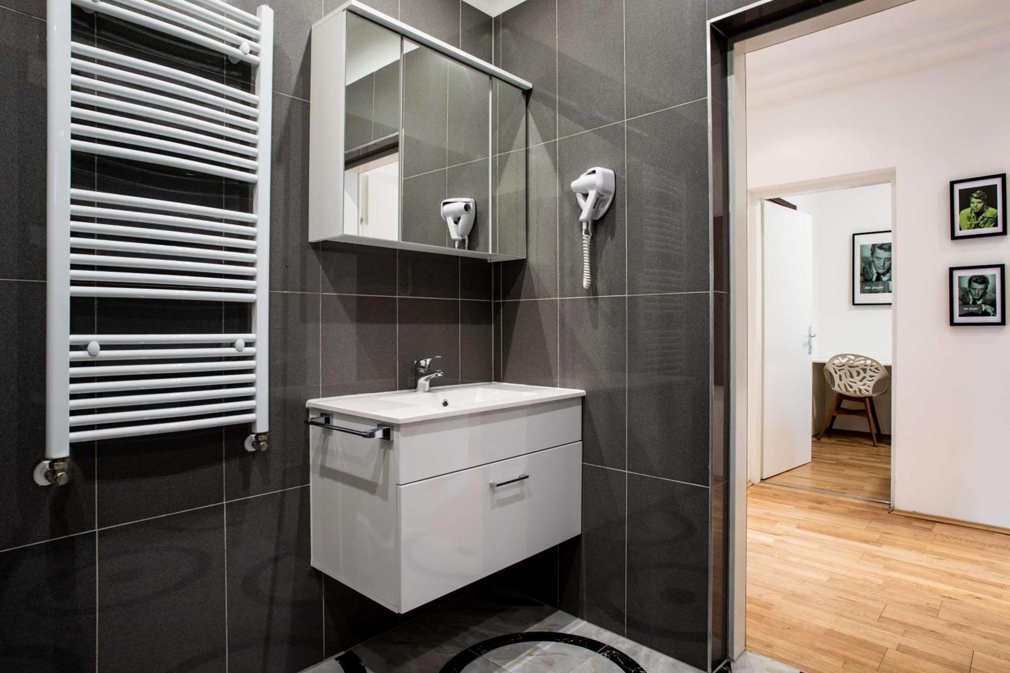 Best Western Plus Celebrity Suites Wina Bagian luar foto